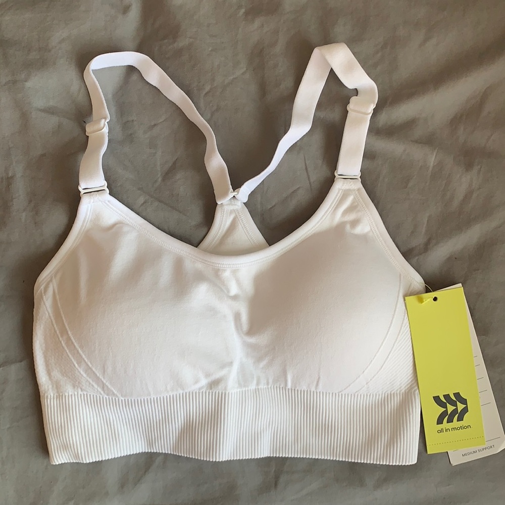 Women’s white sports bra